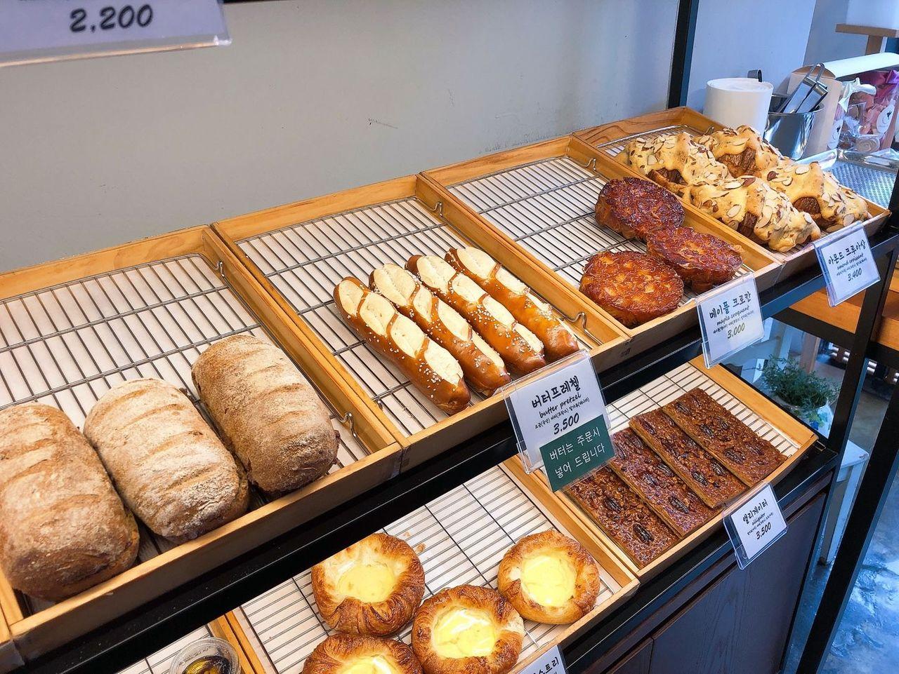 Hongdae Yeonnam Cafe (10% Off)